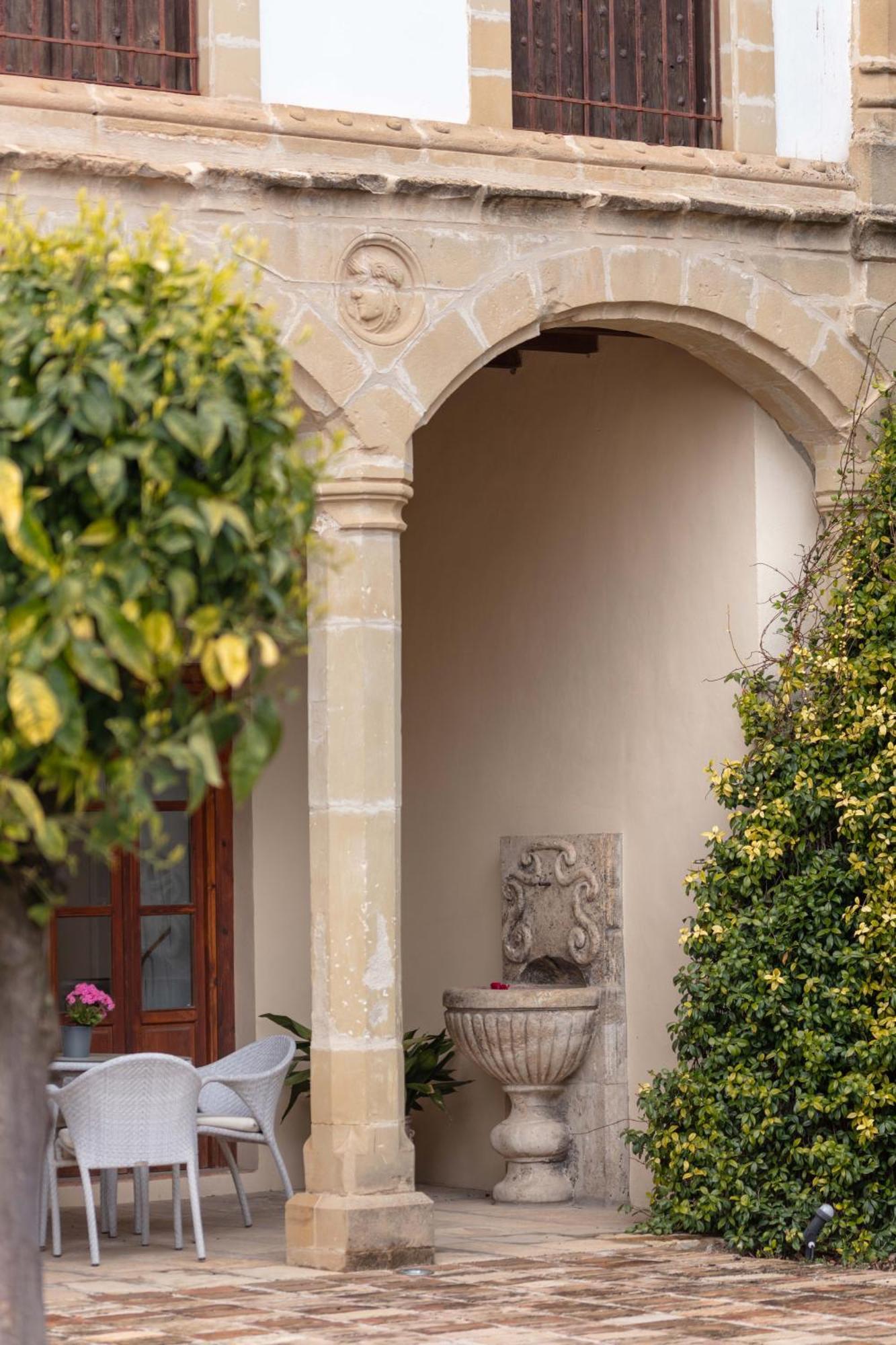 Hotel Puerta De La Luna Baeza Eksteriør billede
