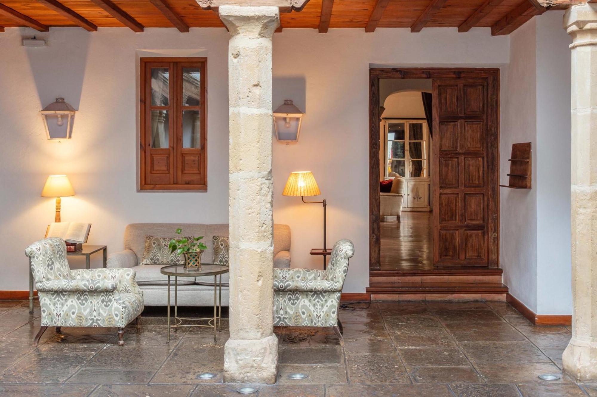 Hotel Puerta De La Luna Baeza Eksteriør billede