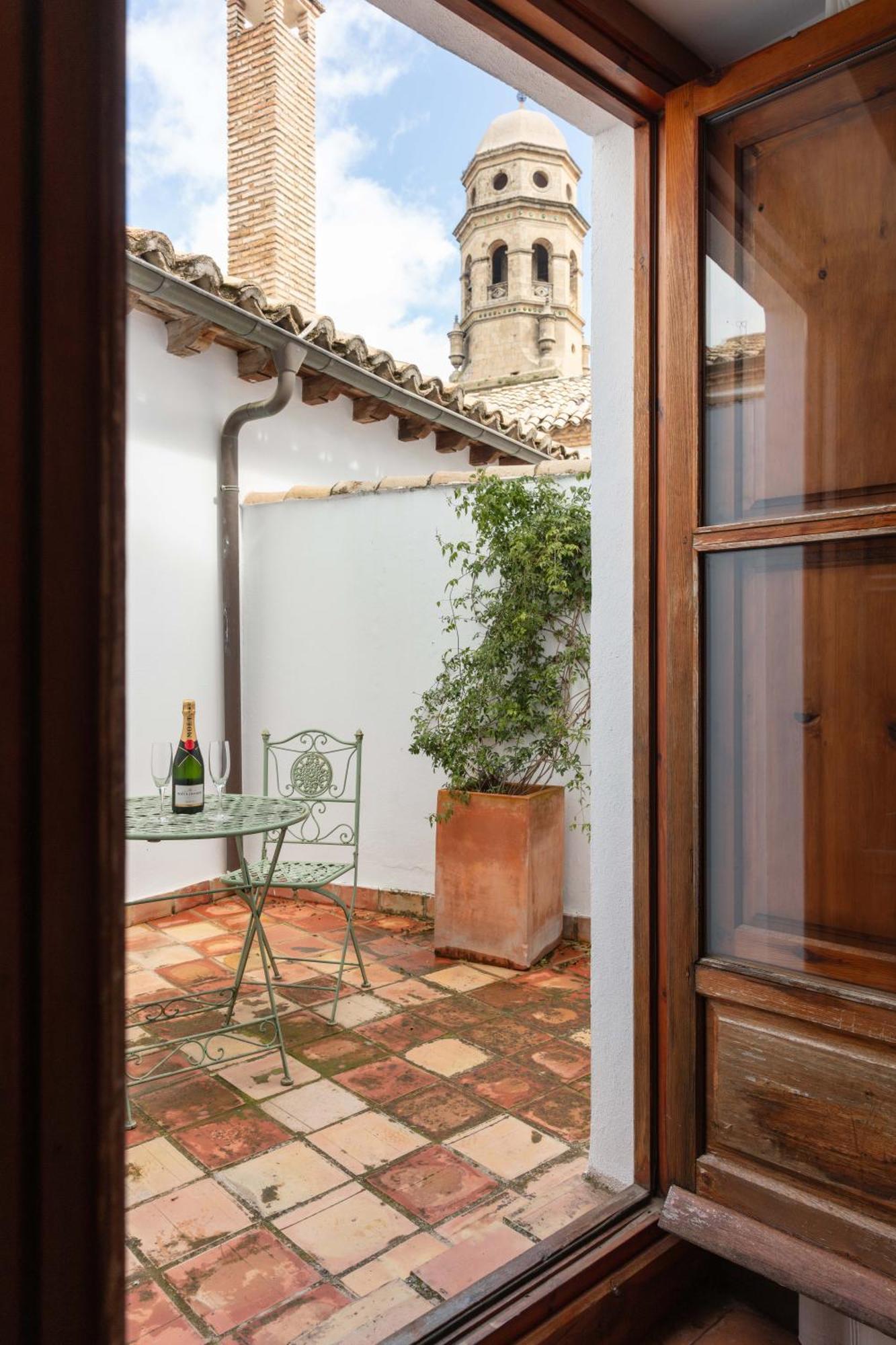 Hotel Puerta De La Luna Baeza Eksteriør billede
