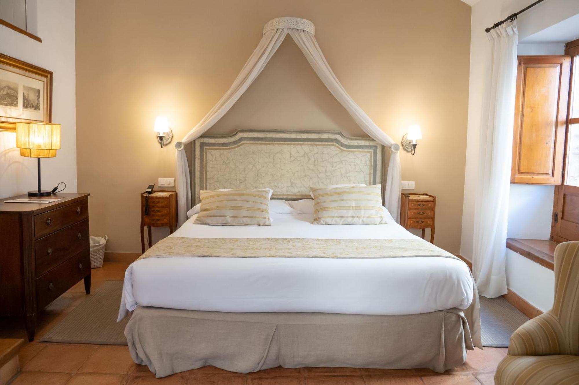 Hotel Puerta De La Luna Baeza Eksteriør billede